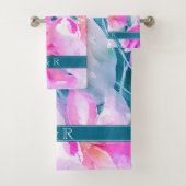Roze Paarse en Blauwgroen Waterverf Floral Monogra Bad Handdoek (Insitu)