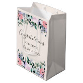 Roze Paarse en groene Floral gefeliciteerd Medium Cadeauzakje (Achterkant Gekanteld)