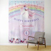 Roze Paarse en Zilveren Eenhoorn Verjaardag Achter Wandkleed (In situ)
