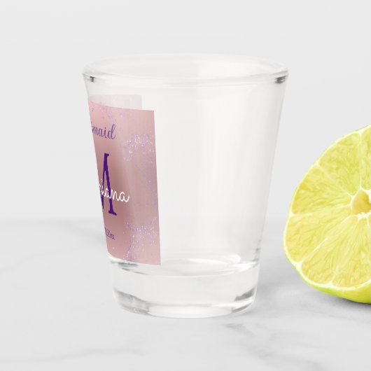 Roze paarse glitters bruidsmeisje monogram initial shot glas (Rechts)