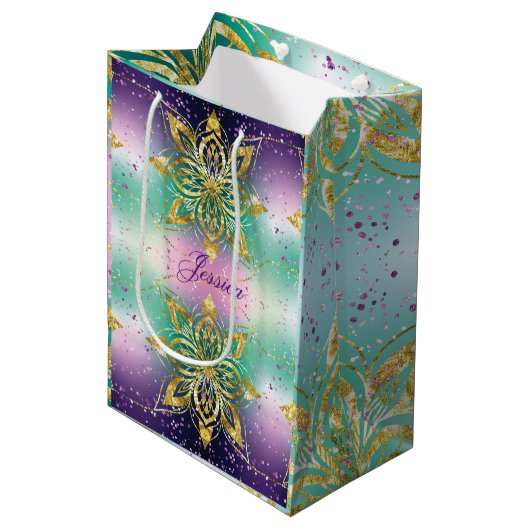 Roze paarse groene vakantiesnowflakes aanpassen medium cadeauzakje (Voorkant Gekanteld)