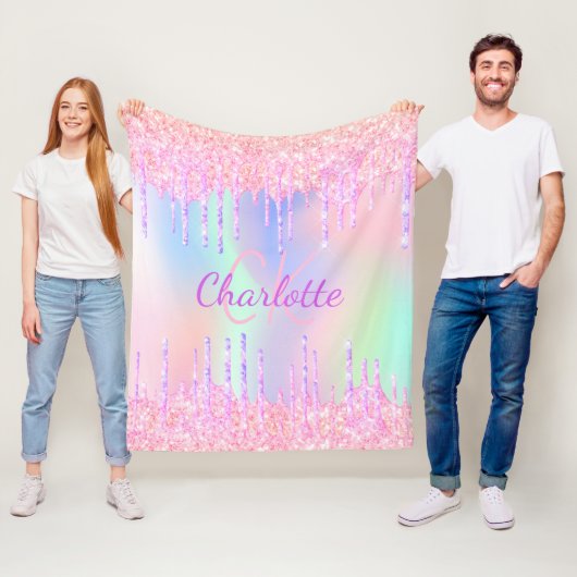 Roze paarse holografische glitter druppelt naam op fleece deken (In situ)