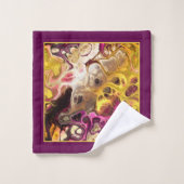 Roze, paarse kleurstofpatronen en monogram bad handdoek (Wasdoekje)