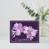 Roze/paarse krokus paarse achtergrond gefeliciteer briefkaart (Staand voorkant)