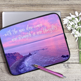 Roze Paarse Ocean Sunset Foto Inspirerend Quote Laptop Sleeve
