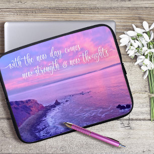Roze Paarse Ocean Sunset Foto Inspirerend Quote Laptop Sleeve