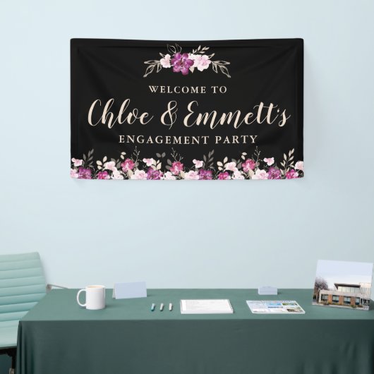 Roze Paarse op Black Floral Engagement Party Spandoek (Beurs)