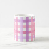 Roze Paarse pastel Modern Gingham Monogram Koffiemok (Center)