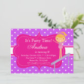 Roze Paarse polka dot Birthday Party Invitation Kaart (Staand voorkant)