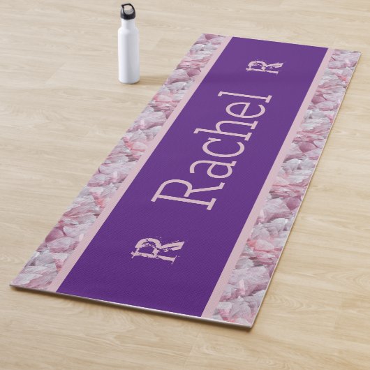 Roze Paarse Quartz Trendy Cool Eenvoudig Monogram Yogamat (In situ)