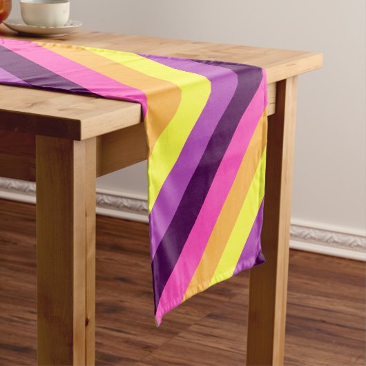 Roze Paarse Retro Stripes Kleine Tafelloper (Voorbeeld)