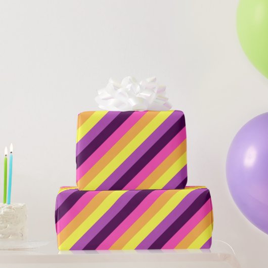 Roze Paarse Retro Stripes Verpakkingsdocument Cadeaupapier (Feestgeschenken)
