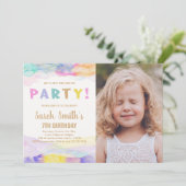 Roze Paarse Verf Birthday Uitnodigingen met foto (Staand voorkant)