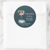 Roze palmbomen met flamingpalmen en bloemkolen ronde sticker (Tas)