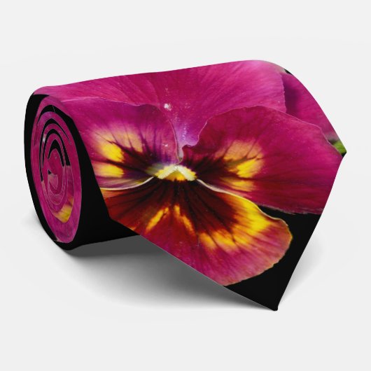 Roze Pansies Passion Stropdas (Opgerold)