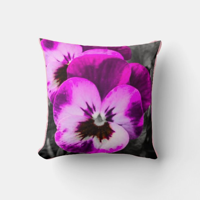 Roze Pansy Pillow Kussen (Voorkant)