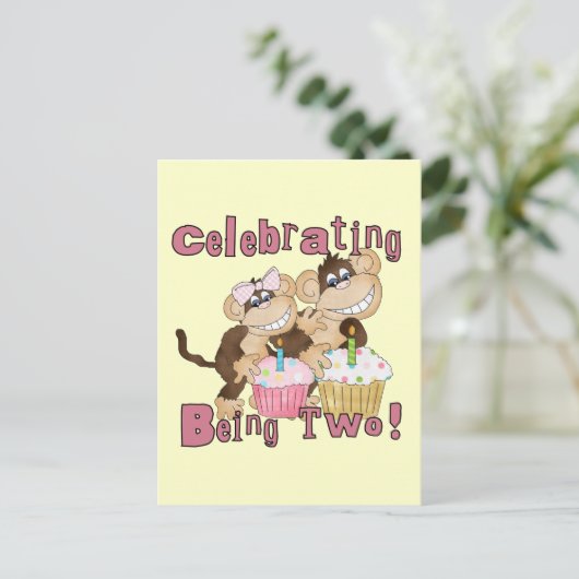 Roze Party Monkey 2e Verjaardag Tshirts en geschen Uitnodiging Briefkaart (Staand voorkant)