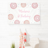 Roze pastel donut verjaardag spandoek (Insitu)