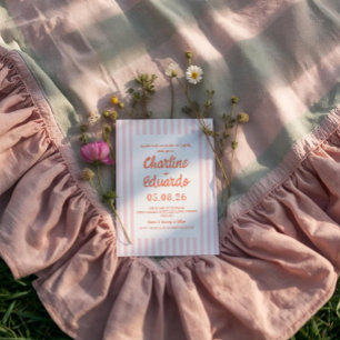 Roze pastel gestreepte grillige bruiloft uitnodigi kaart