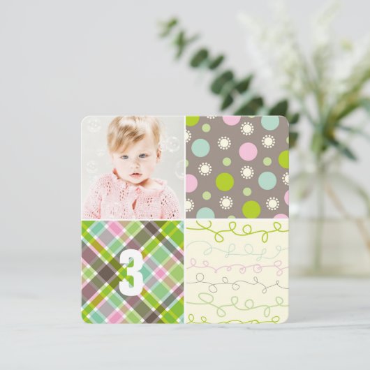 Roze Patchwork Pattern Squares Girl Foto van Birth Kaart (Staand voorkant)