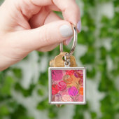 Roze patroon met bloemen en planten sleutelhanger (Hand)