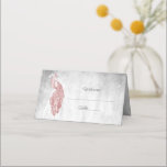 Roze Peacock-kaart Plaatskaartje<br><div class="desc">Laat de receptie gasten weten waar ze zullen zitten met een Pink Peacock trouwreceptieplek. Het kaartontwerp van de pleister is voorzien van een elegante pauw tegen een delicate foliage- en slijpachtergrond. Extra trouwbenodigdheden zijn ook beschikbaar bij dit ontwerp.</div>