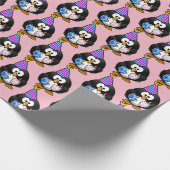 Roze Penguin Birthday Gift Wrap Cadeaupapier (Hoek)