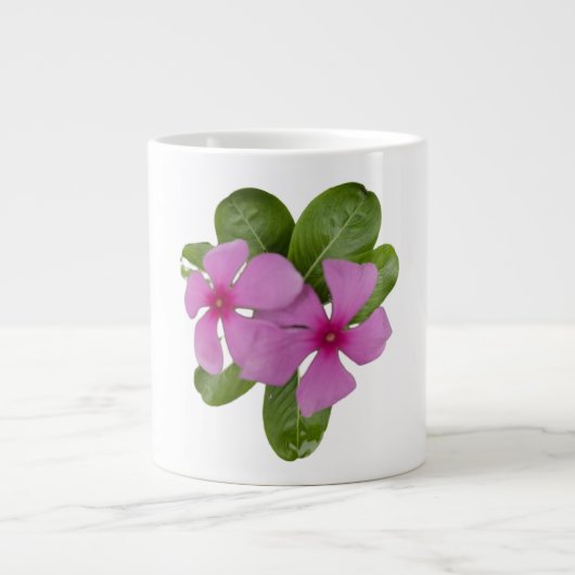 Roze Periwinkle bloemen met groene bladeren Grote Koffiekop (Voorkant)