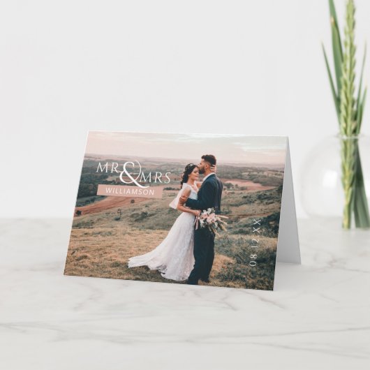 Roze persoonlijke foto van Mr & Mrs Monogram Weddi Bedankkaart (Voorkant)