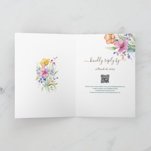 Roze Perzik Gele Bloemen Gele Gevouwen Uitnodiging (Binnen)