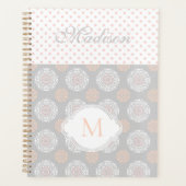 Roze Perzik Grijze Stippen Trendy Monogram Planner (Voorkant)
