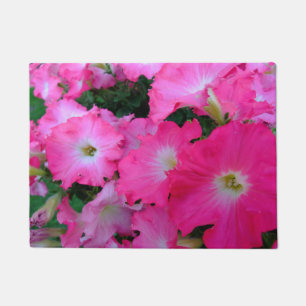 Roze petunia deurmat