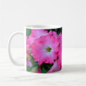 Roze petunia koffiemok (Links)