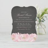 Roze pioen krijtbord bruids douche uitnodiging (Staand voorkant)