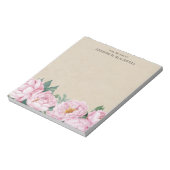 Roze pioen op perkament van het bureau van notitieblok (Linkerzijde)