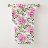 Roze pioenroos bloemen met salie groene bladeren bad handdoek (Insitu)