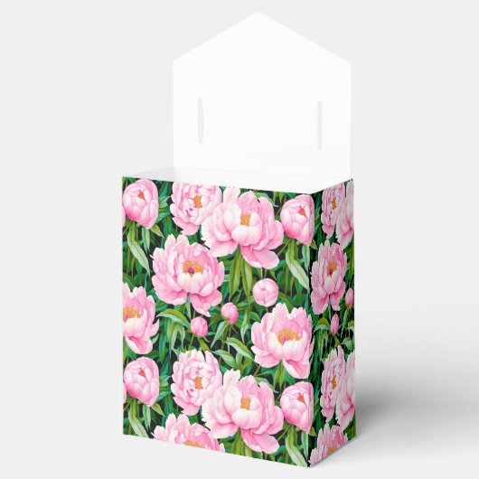 Roze pioenroos bloesems op een bladerige achtergro bedankdoosjes (Geopend)