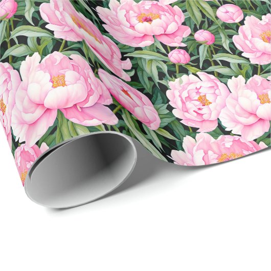 Roze pioenroos bloesems op een bladerige achtergro cadeaupapier (Rol Hoek)