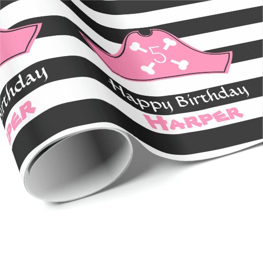 Roze Pirate Gepersonaliseerde Verjaardag Wrapping Cadeaupapier (Rol Hoek)