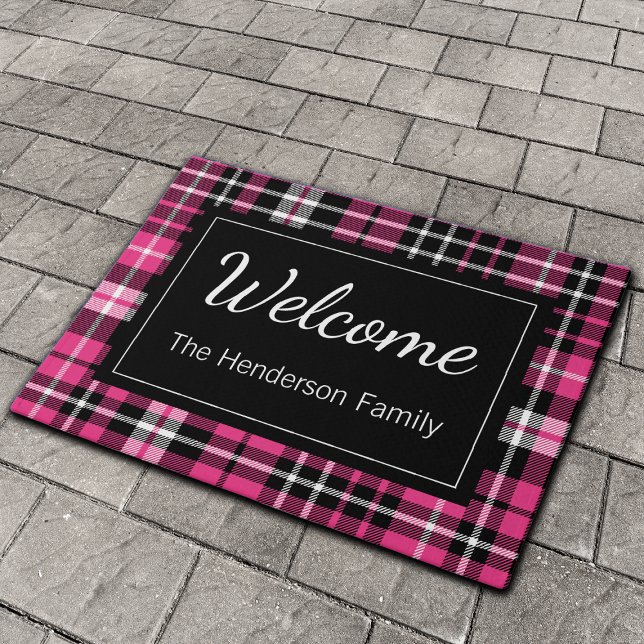 Roze Plaid Welkom Monogrammed Familienaam Deurmat (Creator heeft geüpload)