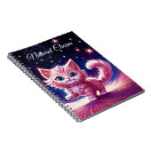 Roze pluizige schattige kat surrealistische blauwe notitieboek (Rechterzijde)