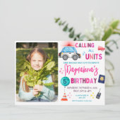 Roze politiemeisje Birthday Party Kaart (Staand voorkant)