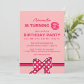 Roze Polka Dots Ribbon en Bow Birthday Invitation Kaart (Staand voorkant)