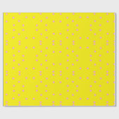 Roze polka-stippen op geel cadeaupapier (Vlak)
