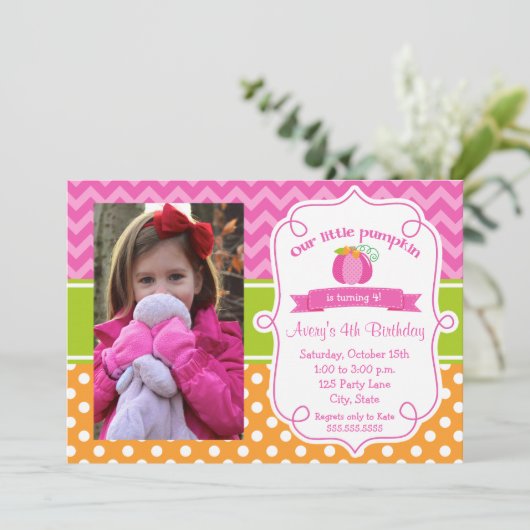 Roze pomkin Birthday-uitnodiging, foto pompoen Kaart (Staand voorkant)