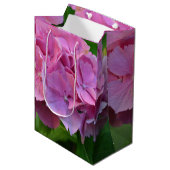 Roze Pompom Hydrangea Hortensia Bloem Medium Cadeauzakje (Voorkant Gekanteld)