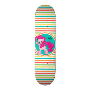 Roze Pony; heldere regenboogstrepen Persoonlijk Skateboard