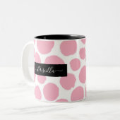 Roze poolpunten met aangepaste naam tweekleurige koffiemok (Voorkant links)
