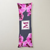 Roze Poppies Monogram Lichaamskussen (Achterkant (Verticaal))