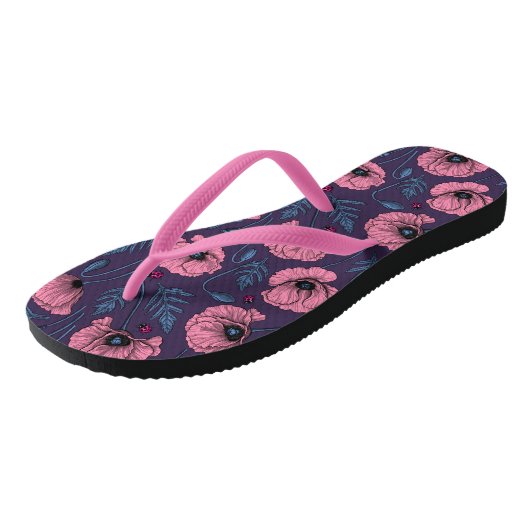 Roze poppies op donker violet teenslippers (Schuin)